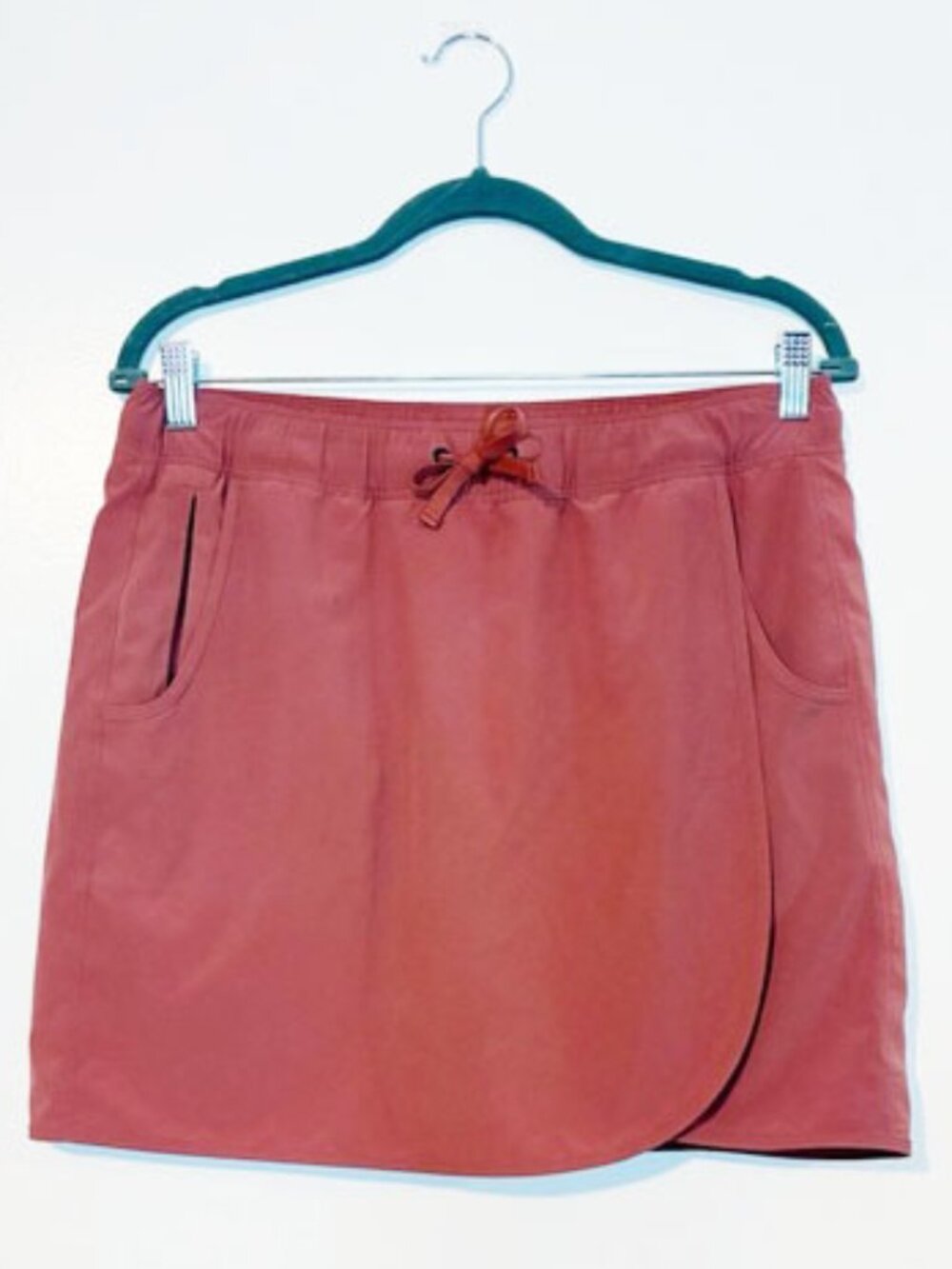 Patagonia Fleetwith Skort Size M - Rosehip Red